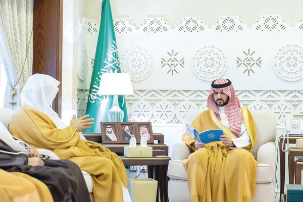 نائب أمير الشرقية يطّلع على جهود وبرامج جمعية أفلاذ لتنمية الطفل