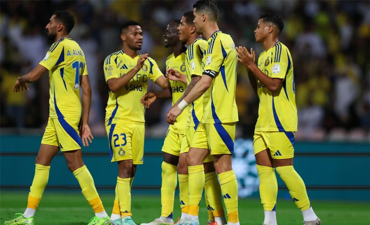 أسوأ 3 لاعبين في مباراة النصر أمام الخليج في الجولة 26 بالدوري السعودي