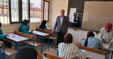 وكيل تعليم الإسماعيلية يتفقد لجان شمال في ثاني أيام امتحانات الإعدادية