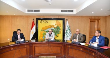 محافظ الفيوم يتابع ملف تقنين أراضي الدولة ويشدد على سرعة الإنجاز