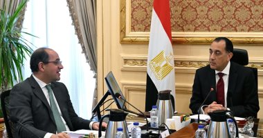 رئيس الوزراء يتابع مع وزير المالية عددا من ملفات العمل