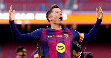 برشلونة يعلن إصابة ليفاندوفسكي بكسر فى العين وغيابه عن مواجهة أتلتيكو مدريد