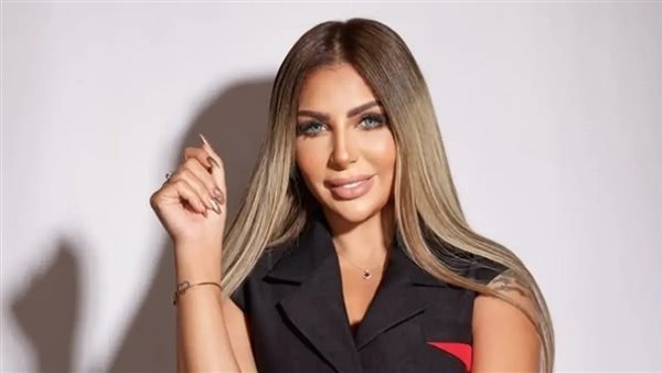 سارة خليفة تصل إلى جلسة محاكمتها بتهمة هتك عرض شاب وتصويره