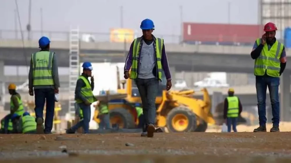 «الموارد»: للعامل حق التنفيذ في حالة عدم استلام كامل راتبه خلال 30 يوماً