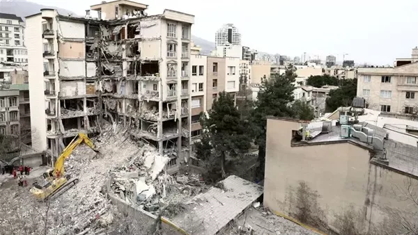 إعلام إيراني: قتلى وجرحى جراء قصف على مدينة قم وسط البلاد