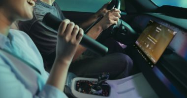 Sing Drive.. الذكاء الاصطناعى يحول السيارة إلى منصة ترفيه تفاعلية كاملة