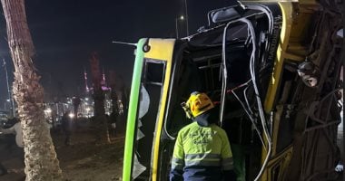 إصابة 9 أشخاص إثر انقلاب أتوبيس من أعلى كوبرى الأباجية