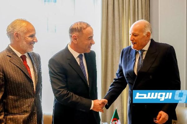 الباعور يبحث مع وزير الخارجية الجزائري تطوير العلاقات الثنائية