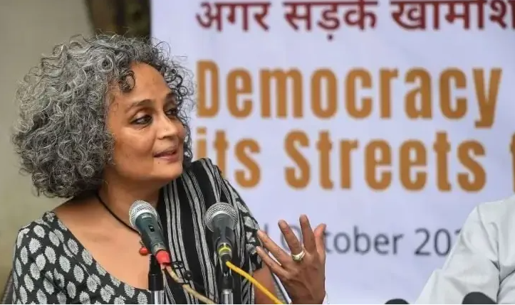 لهذا السبب انسحبت كاتبة هندية من مهرجان برلين السينمائي!