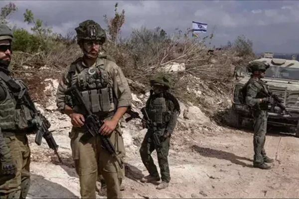 جيش الاحتلال يحذر من هجمات صاروخية محتملة