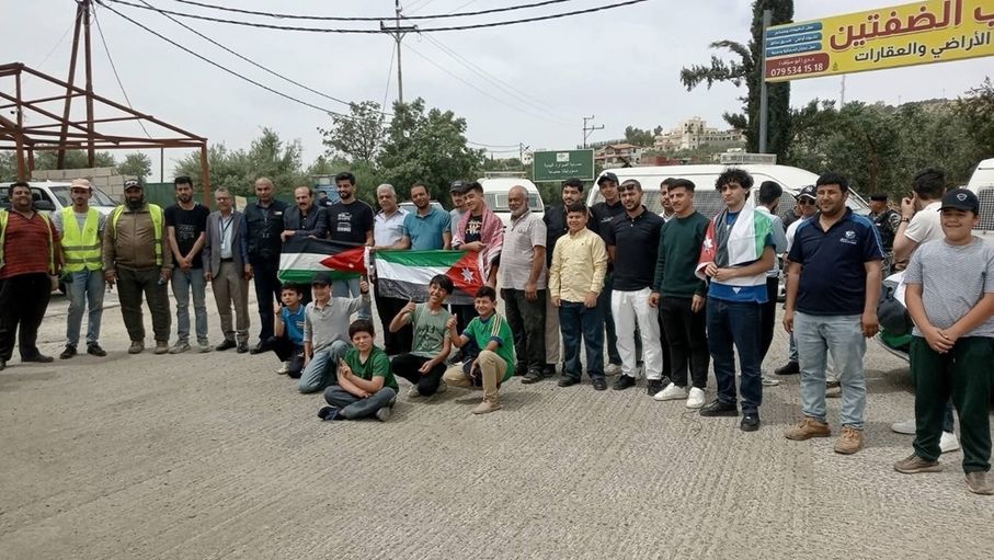 أهالي برما ينطلقون بمسيرة إلى عمان تأييدا لمواقف الملك الداعمة للقضية الفلسطينية