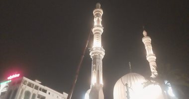 ميل فى هلال مئذنة مسجد البحر بدمياط بسبب الطقس السيئ وفرق الطوارئ تتدخل