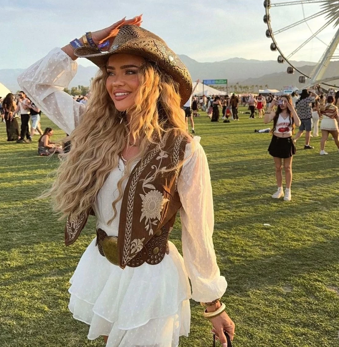 تحولات أزياء Coachella 2026: من البوهو العفوي إلى الأناقة الجريئة المدروسة