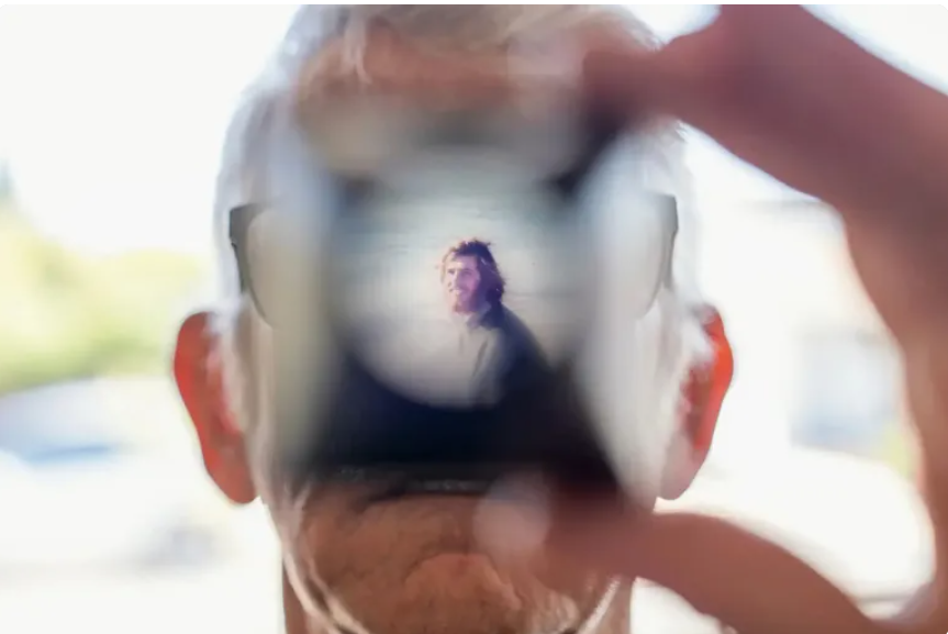 المرض الذي يسرق ذكرياتك.. كيف يهاجم جهازك المناعي دماغك؟