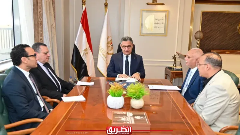 وزير التموين يشدد على أهمية الالتزام بمواعيد العمل الرسمية لكافة المنافذ التموينية