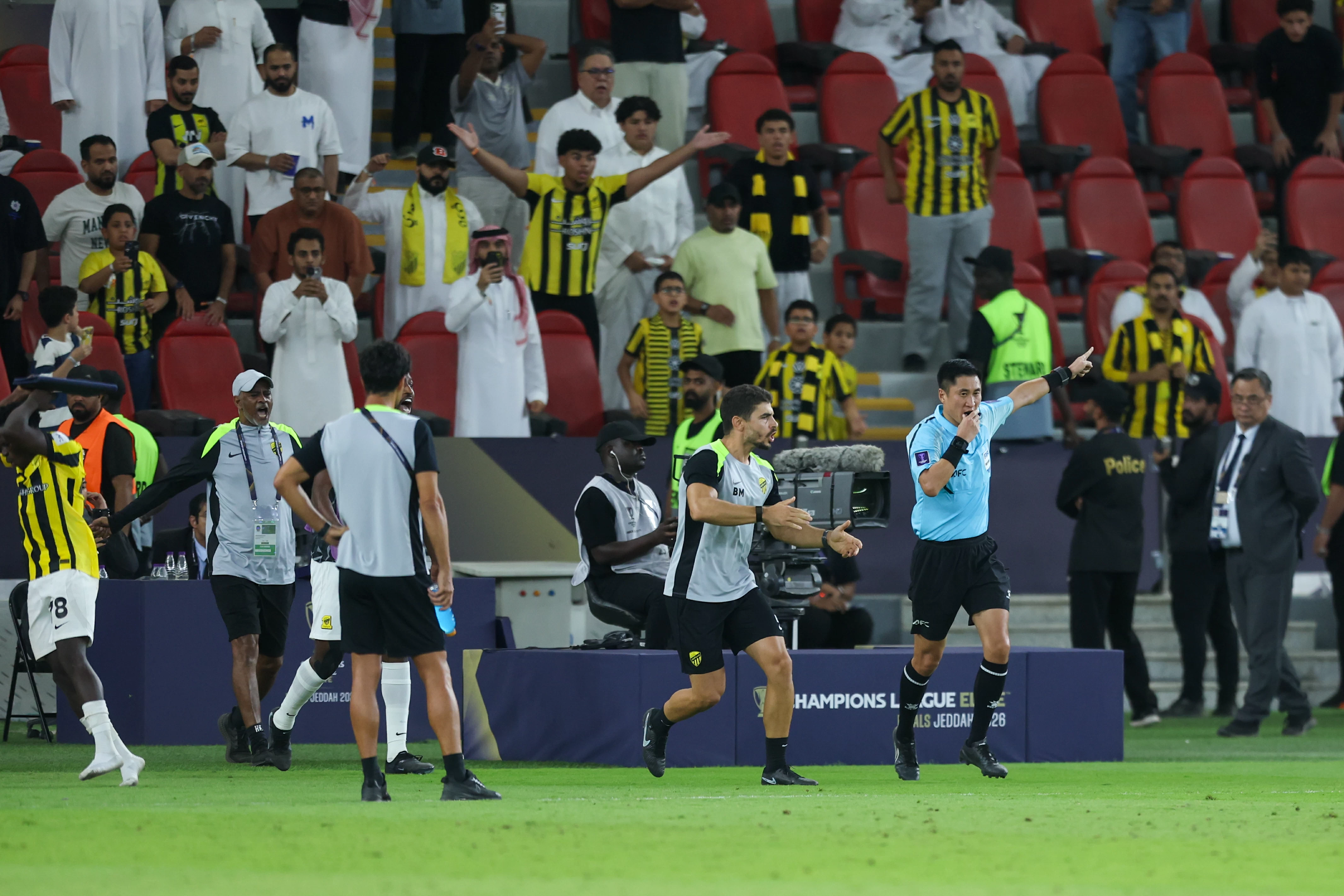 ظلموك يا عميد