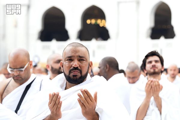 "لغات العالم في مكة".. ألسنة الأرض تلتقي في موسم الحج