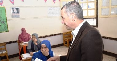 طلاب الشهادة الإعدادية لمحافظ أسوان