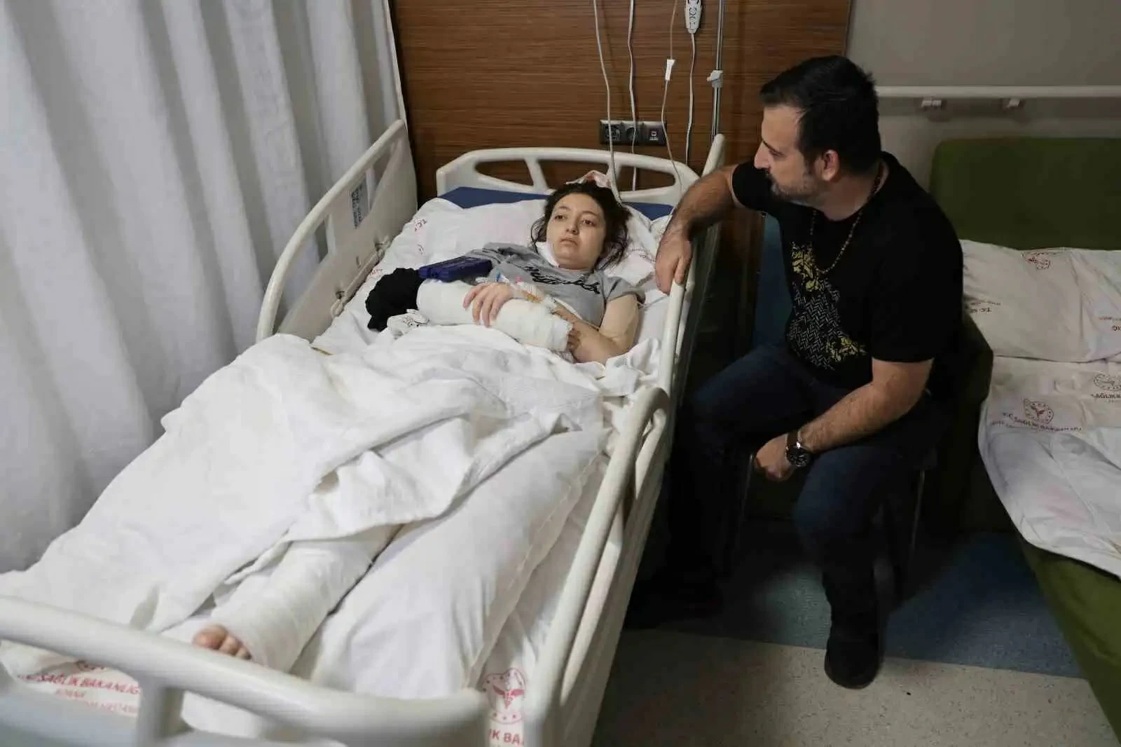 كيف نجت مراهقة سقطت من الطابق الـ12 في تركيا؟