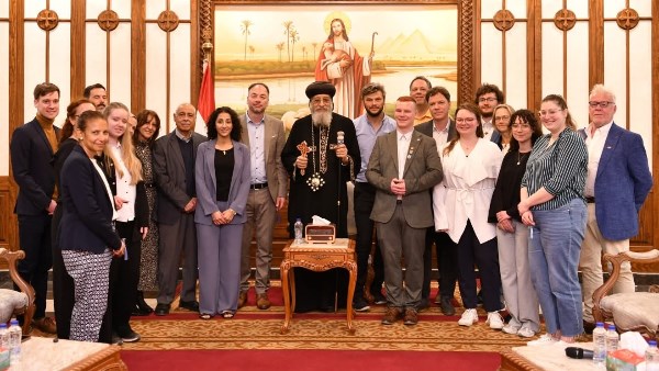 وفد من نورنبرج الألمانية يزور البابا تواضروس ويتعرف على تاريخ الكنيسة القبطية