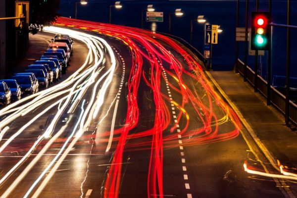 دراسة: التعرض لضجيج المرور يمكن أن يضر بالقلب