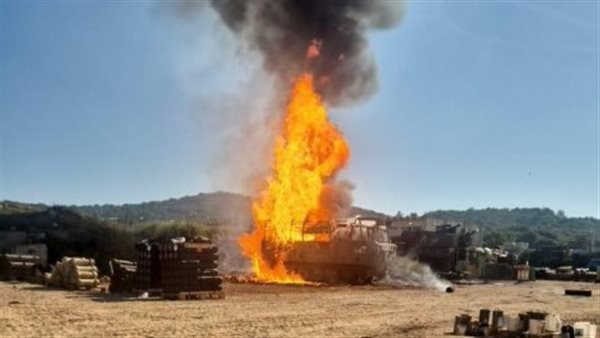 حولتها إلى فحمة، لحظة استهداف مسيرة حزب الله لمدرعة إسرائيلية وإصابة 12 جنديا (فيديو)