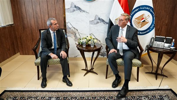 وزير البترول يتابع مع مسئولي "إيني" الإيطالية خطط زيادة الإنتاج