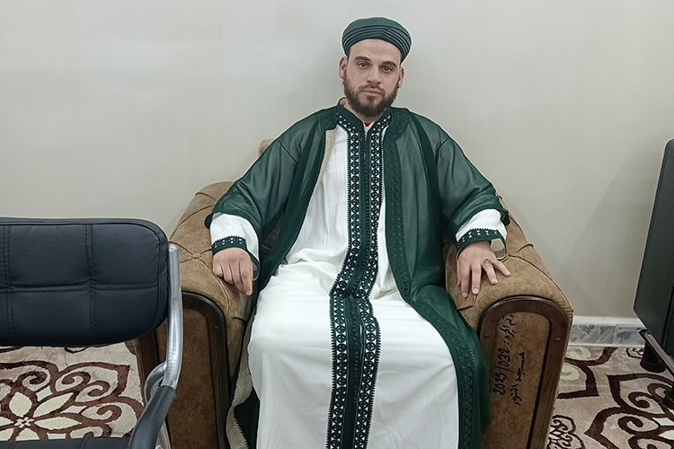 القارئ سليم بوعافية يتحدى عتمة البصر بنور البصيرة