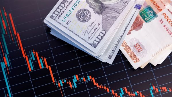 الدولار يتهاوى أمام الجنيه في البنوك المصرية (آخر تحديث)