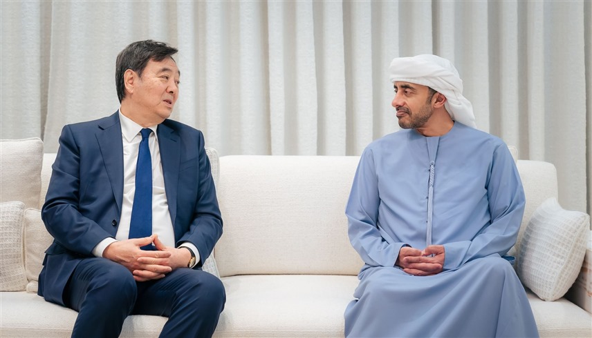 عبدالله بن زايد والمبعوث الصيني يبحثان تداعيات الاعتداءات الإيرانية