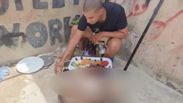 توقيف بلوجر مغربي شهير أكل كلب نافق