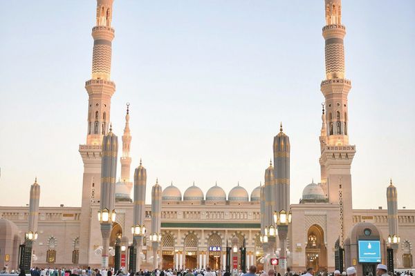 المسجد النبوي يحتضن الحجاج بعد رحلة المناسك