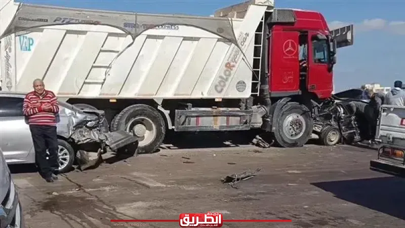 تصادم 13 سيارة بطريق الإسكندرية الصحراوي