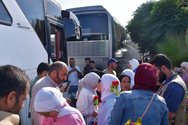 أكثر من 1.26 مليون سوري عادوا طوعًا إلى بلادهم عبر المنافذ الحدودية