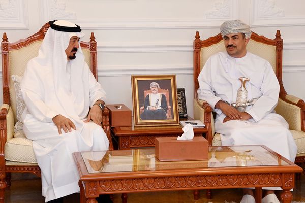 وزيرُ الإعلام يبحثُ مع مدير عام جهاز إذاعة وتلفزيون الخليج تعزيز التّعاون الإعلامي المُشترك