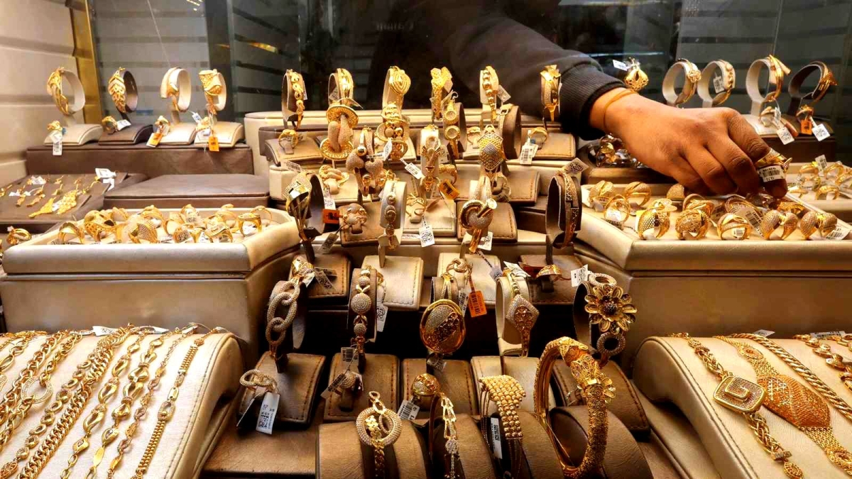 105 دنانير سعر الذهب عيار 21 بالسوق المحلية
