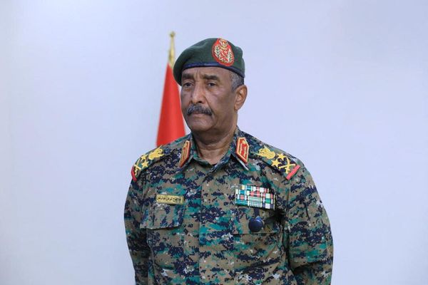 رئيس مجلس السيادة في السودان يعين قائدًا جديدًا لهيئة الأركان