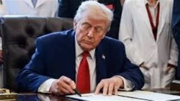 ترامب والدول المشاركة بمجلس السلام يوقعون وثائق المساهمات المالية لدعم غزة