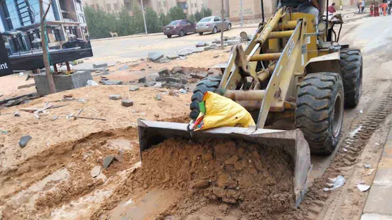 حملات لإزالة الإشغالات وضبط المخالفات بالمدن الجديدة