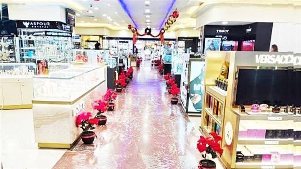 مصر للطيران تزين استراحات الدرجة الأولى احتفالًا بشهر رمضان (فيديو)