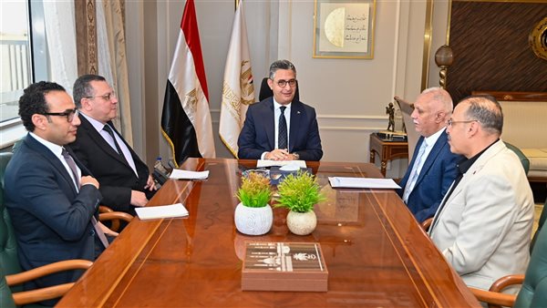 وزير التموين يبحث دمج "البدالين" و"جمعيتي" في مشروع قومي لتحديث تجارة التجزئة
