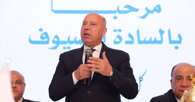 ​وزير النقل يشارك في سحور غرفة ملاحة الإسكندرية ويكشف تفاصيل تطوير ترام الرمل