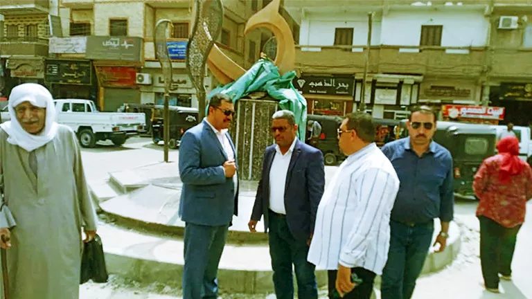 رصد مخالفات تنفيذية بميدان السينما في القوصية خلال جولة تفقدية (صور)