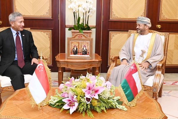 سلطنة عُمان وسنغافورة تبحثان مجالات التعاون الثنائي وتطويرها في الطاقة والنقل والاقتصاد