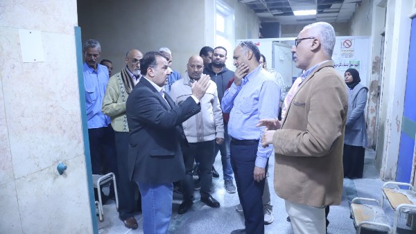رئيس جامعة قنا يتفقد أعمال تطوير وحدة الغسيل الكلوي بمستشفى الحرم الجامعى