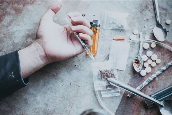 صندوق علاج الإدمان: استمرار عمل الخط الساخن خلال عيد الفطر