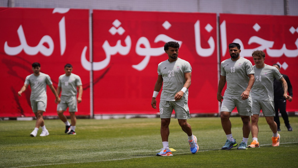 المنتخب الايراني يحط الرحال في لوس انجلوس استعدادا لمواجهة نيوزيلندا في المونديال