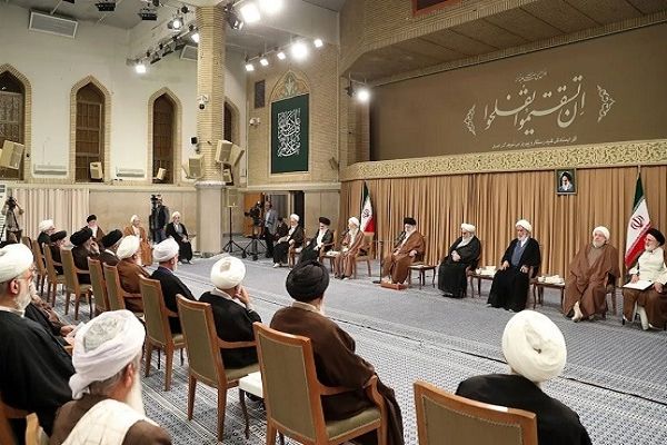 إيران: عملية اختيار مرشد جديد مستمرة وتم تحديد أسماء محتملة