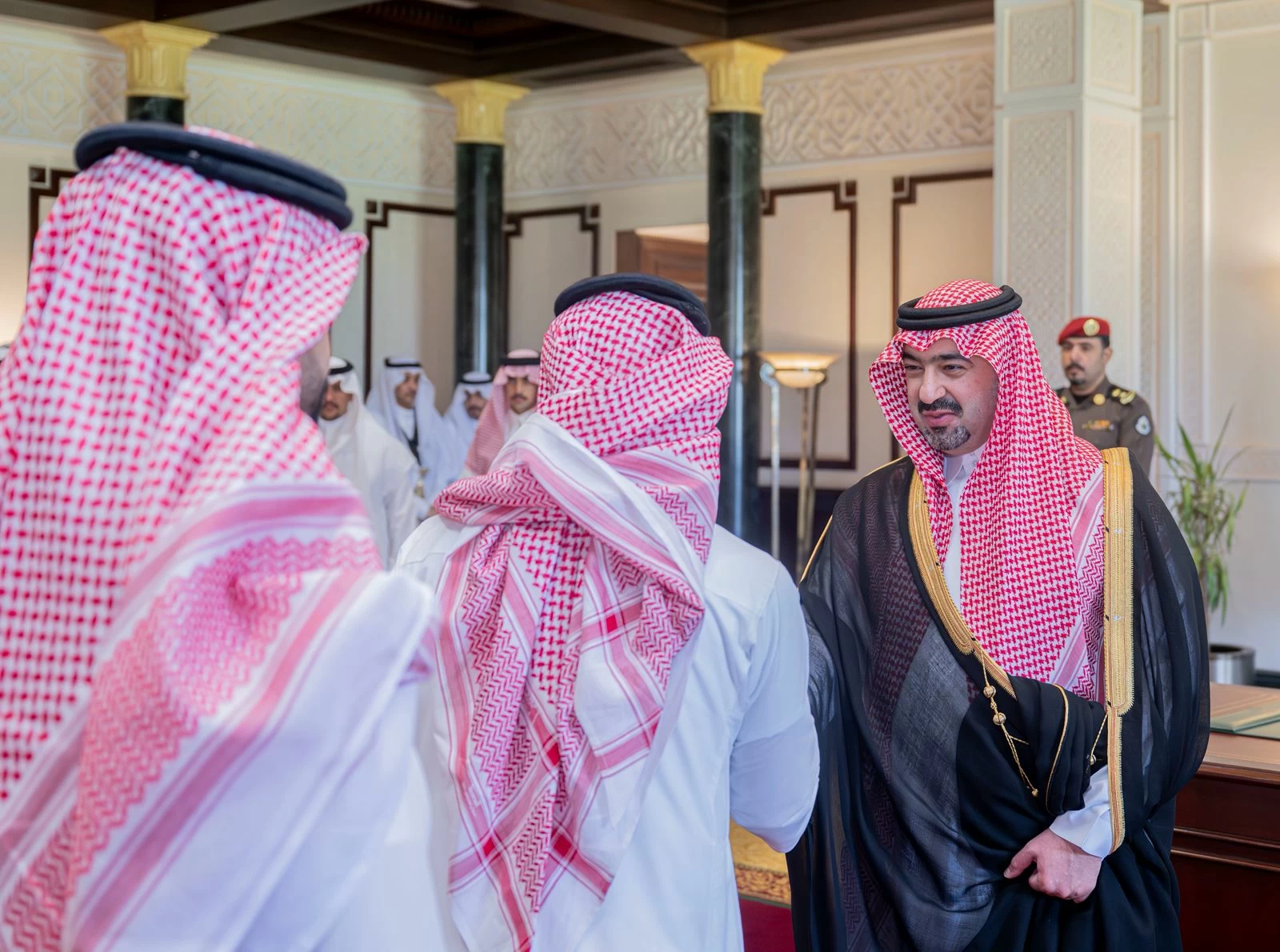 نائب أمير تبوك يستقبل وكلاء ومنسوبي الإمارة بمناسبة عيد الأضحى