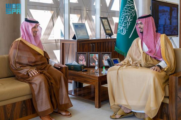 راكان بن سلمان يستقبل وزير السياحة ويبحثان ترسيخ مكانة الدرعية وجهة سياحية عالمية